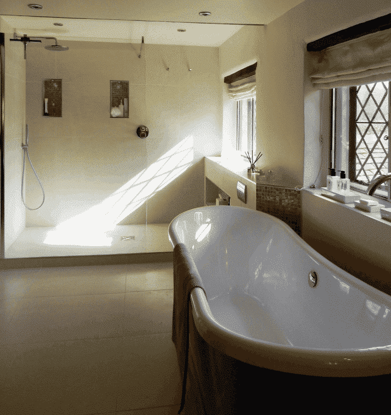 Free standing bath and walk in shower